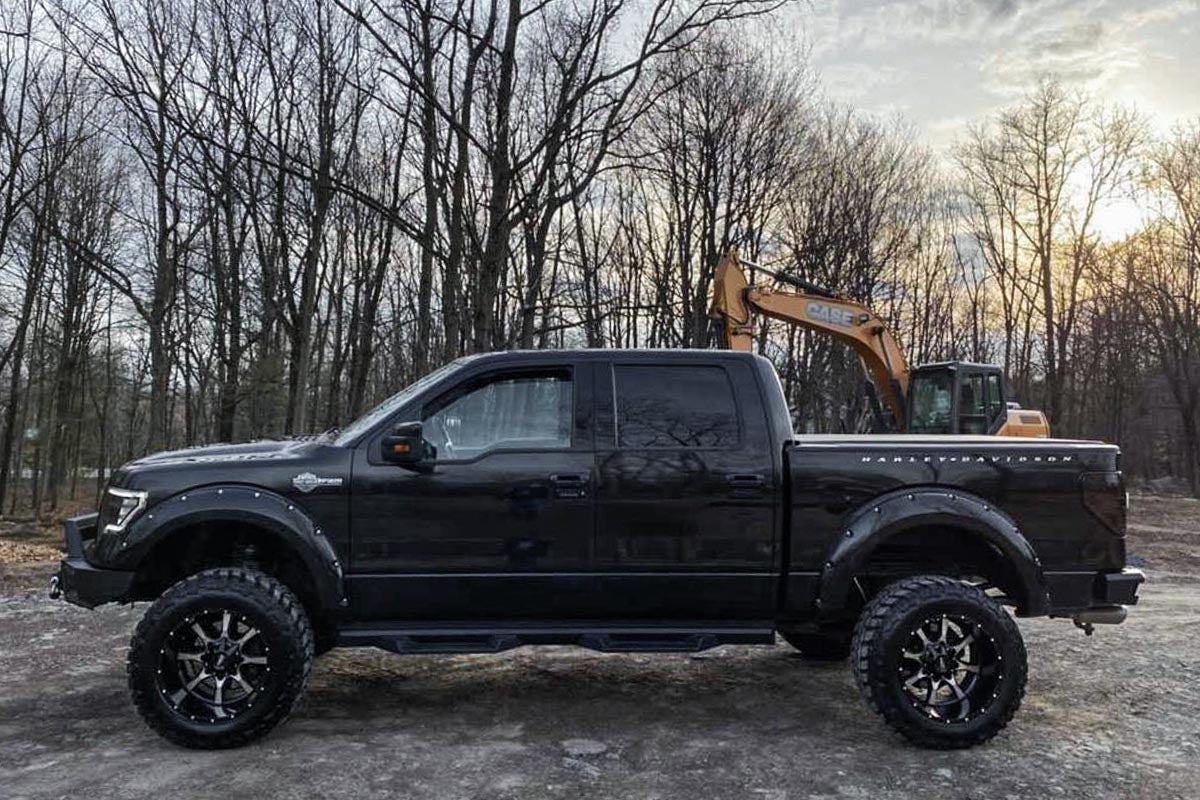 Rough Country 6 Inch Lift Kit | Ford F-150 4WD (2011-2013)