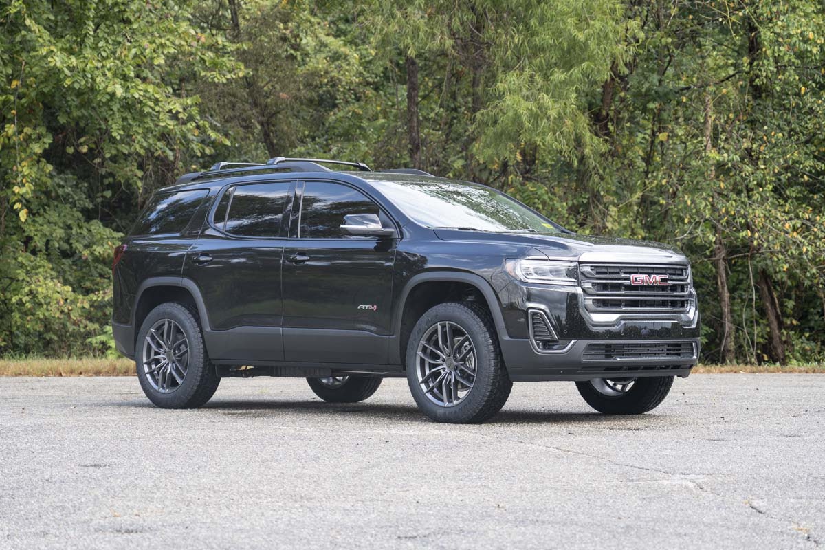 Rough Country 1.5 Inch Lift Kit | N3 Front Struts | GMC Acadia 2WD/4WD (2017-2023)