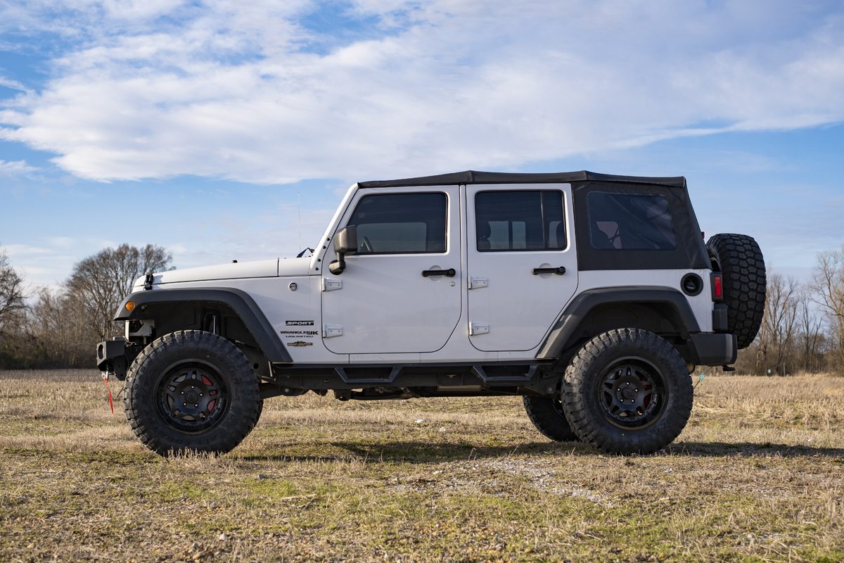 Rough Country 3.25 Inch Lift Kit | Jeep Wrangler Unlimited 2WD/4WD (2007-2018)