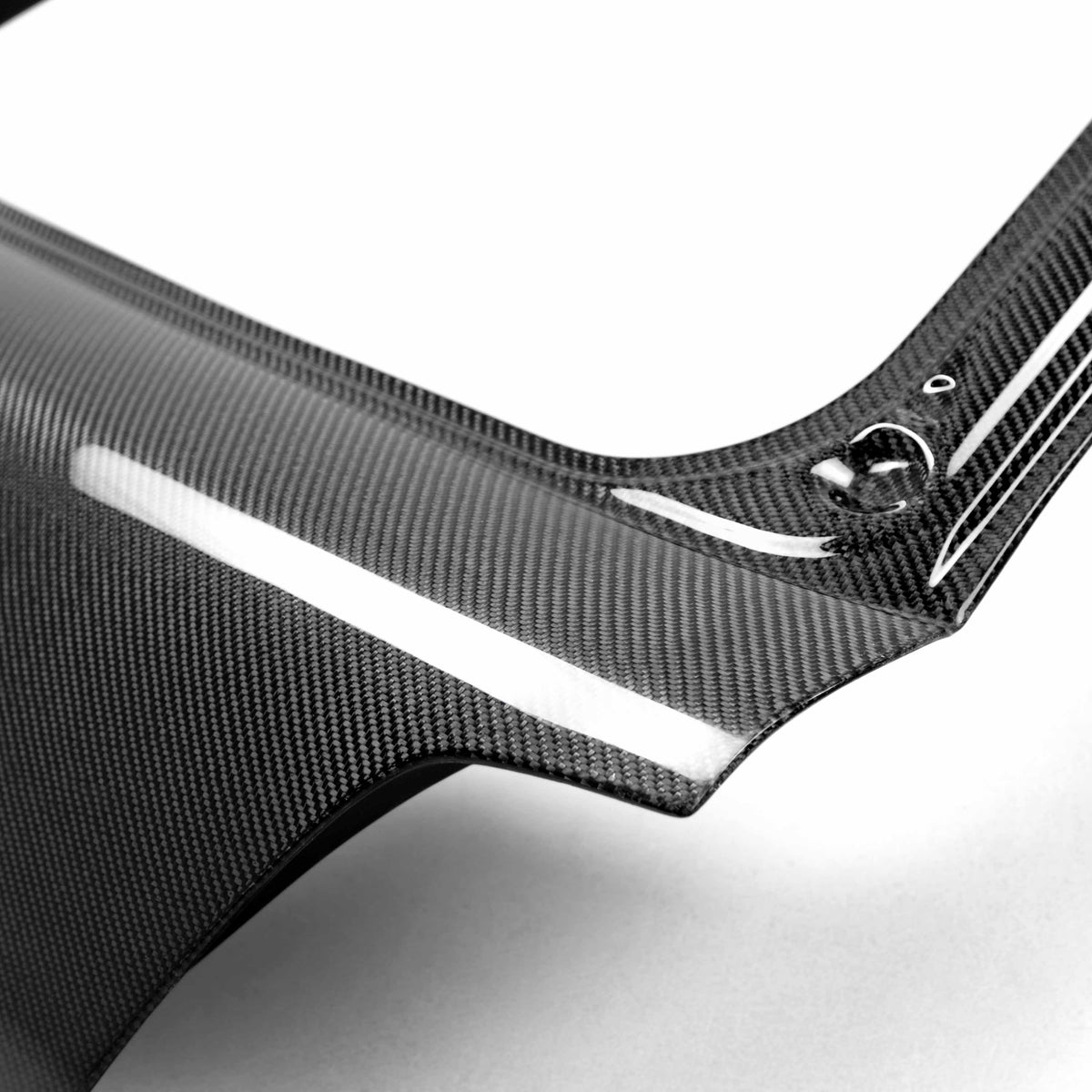 Seibon OEM-Style Carbon Fiber Trunk Lid for 2002-2007 Subaru Impreza/WRX Wagon