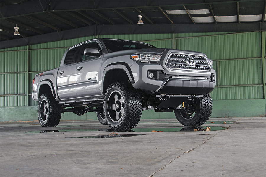 Rough Country 4 Inch Lift Kit | Toyota Tacoma 2WD/4WD (2016-2023)