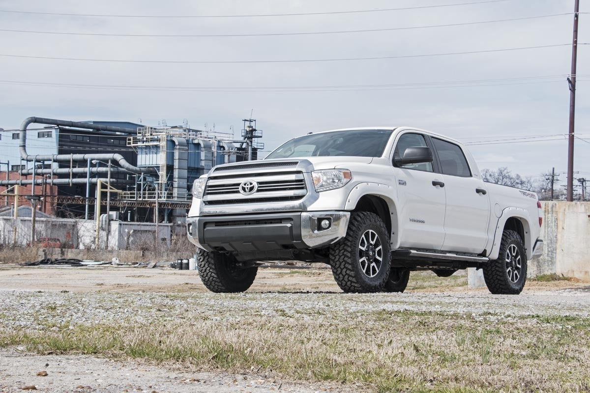 Rough Country 2.5-3 Inch Leveling Kit | Toyota Tundra 2WD (2007-2021)