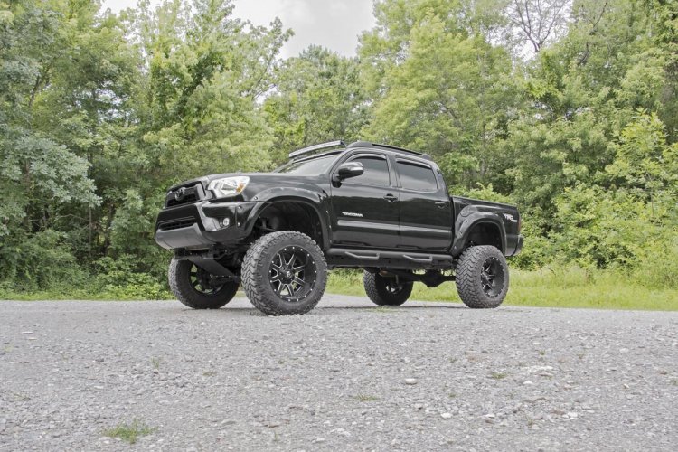 Rough Country 6 Inch Lift Kit | Toyota Tacoma 2WD/4WD (2005-2015)