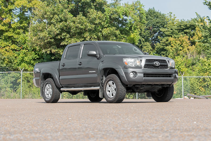 Rough Country 2 Inch Leveling Kit | Toyota Tacoma 2WD/4WD (2005-2023)