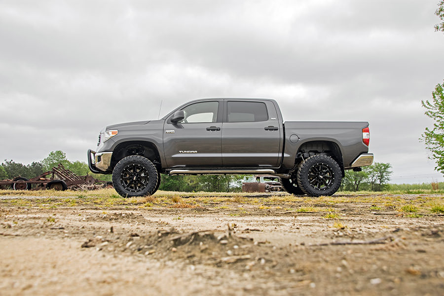 Rough Country 6 Inch Lift Kit | Toyota Tundra 2WD/4WD (2007-2015)